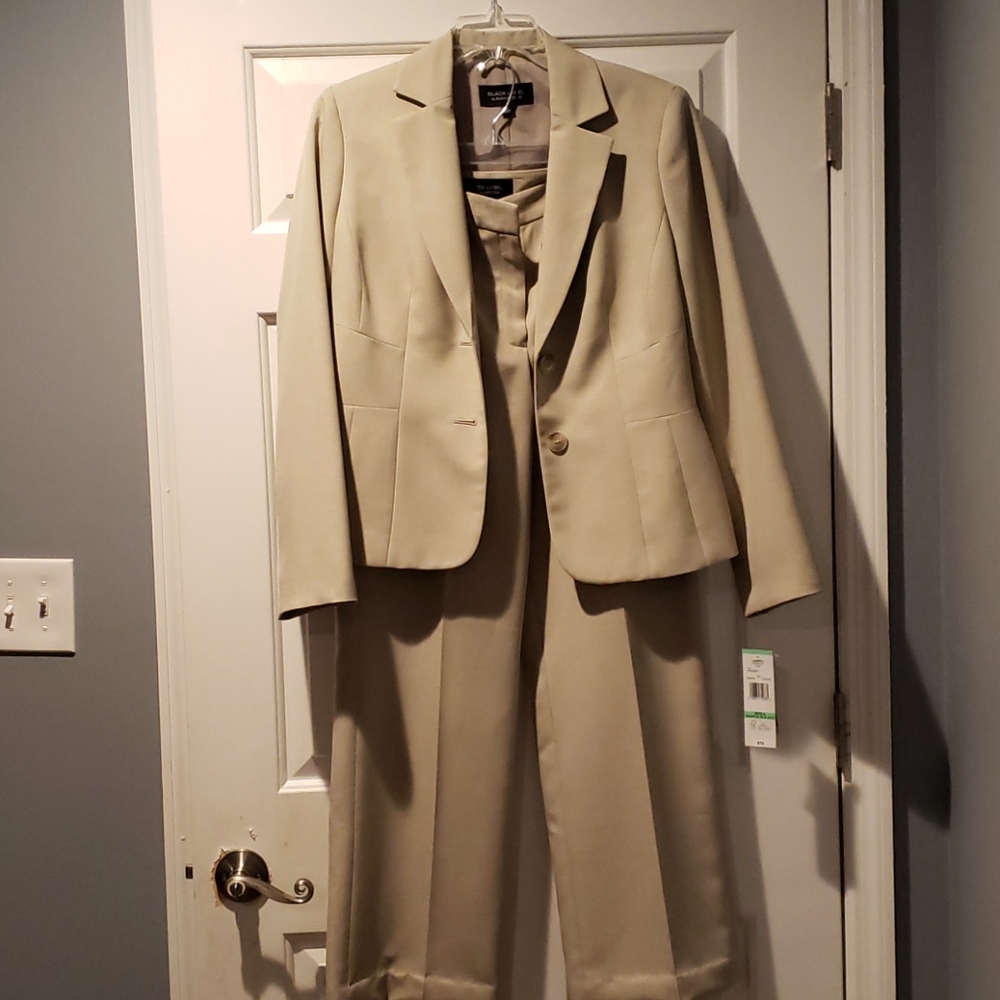 Women's Suit - Blazer and pants. Brand new